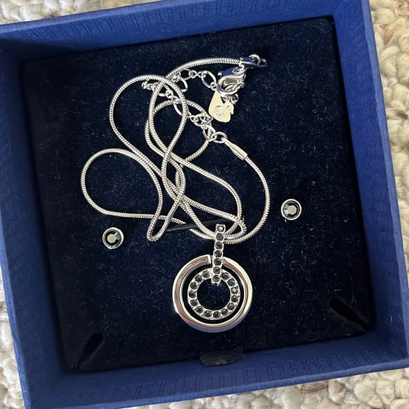 Swavorski necklace and earring set - Picture 1 of 1
